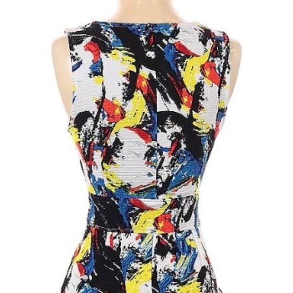 Marilyn Monro Sleeveless Sheath Dress - Picture 3 of 15